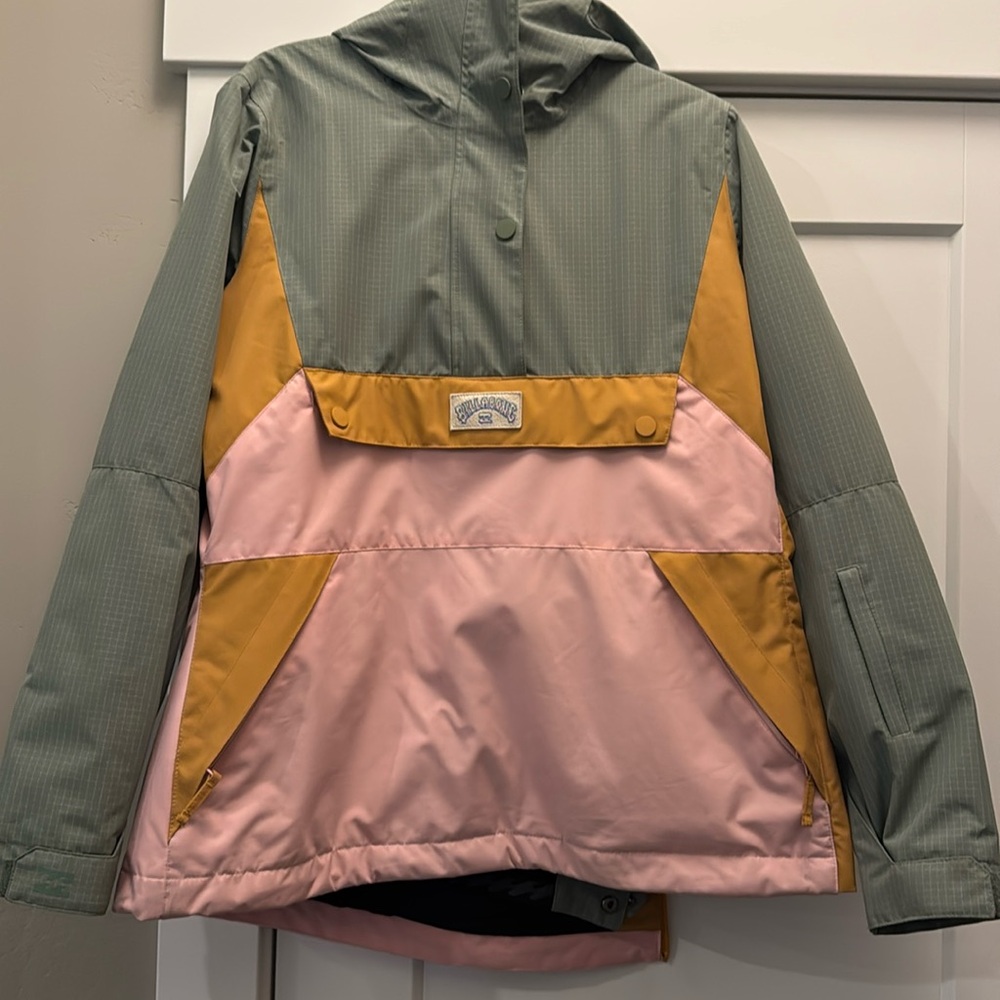 Warm half zip ski jacket-waterproof with 10k technology. Lots of pockets!